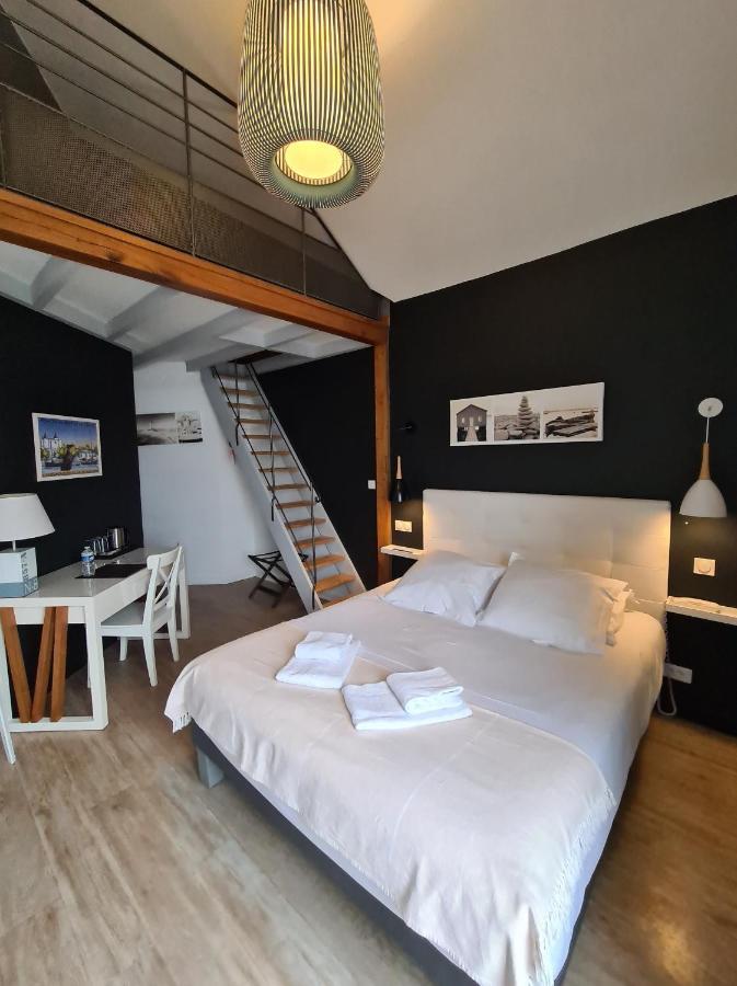 Logis Hotel La Chaize นัวร์มูติเย-ออง-ลิล ภายนอก รูปภาพ