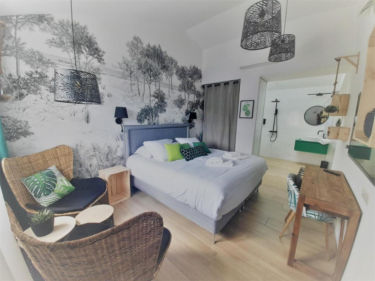 Logis Hotel La Chaize นัวร์มูติเย-ออง-ลิล ภายนอก รูปภาพ