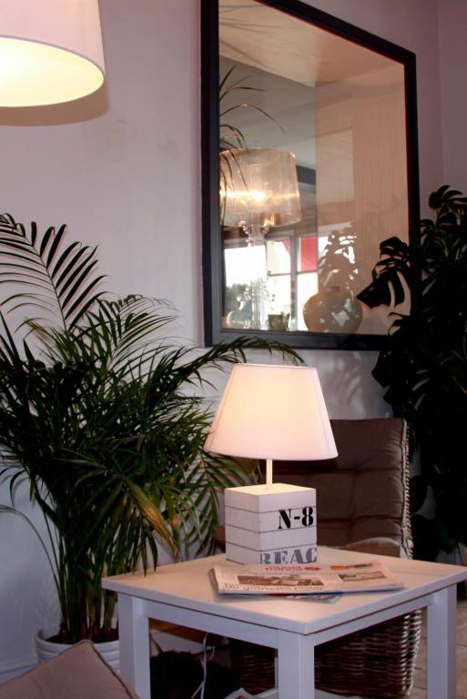 Logis Hotel La Chaize นัวร์มูติเย-ออง-ลิล ภายนอก รูปภาพ