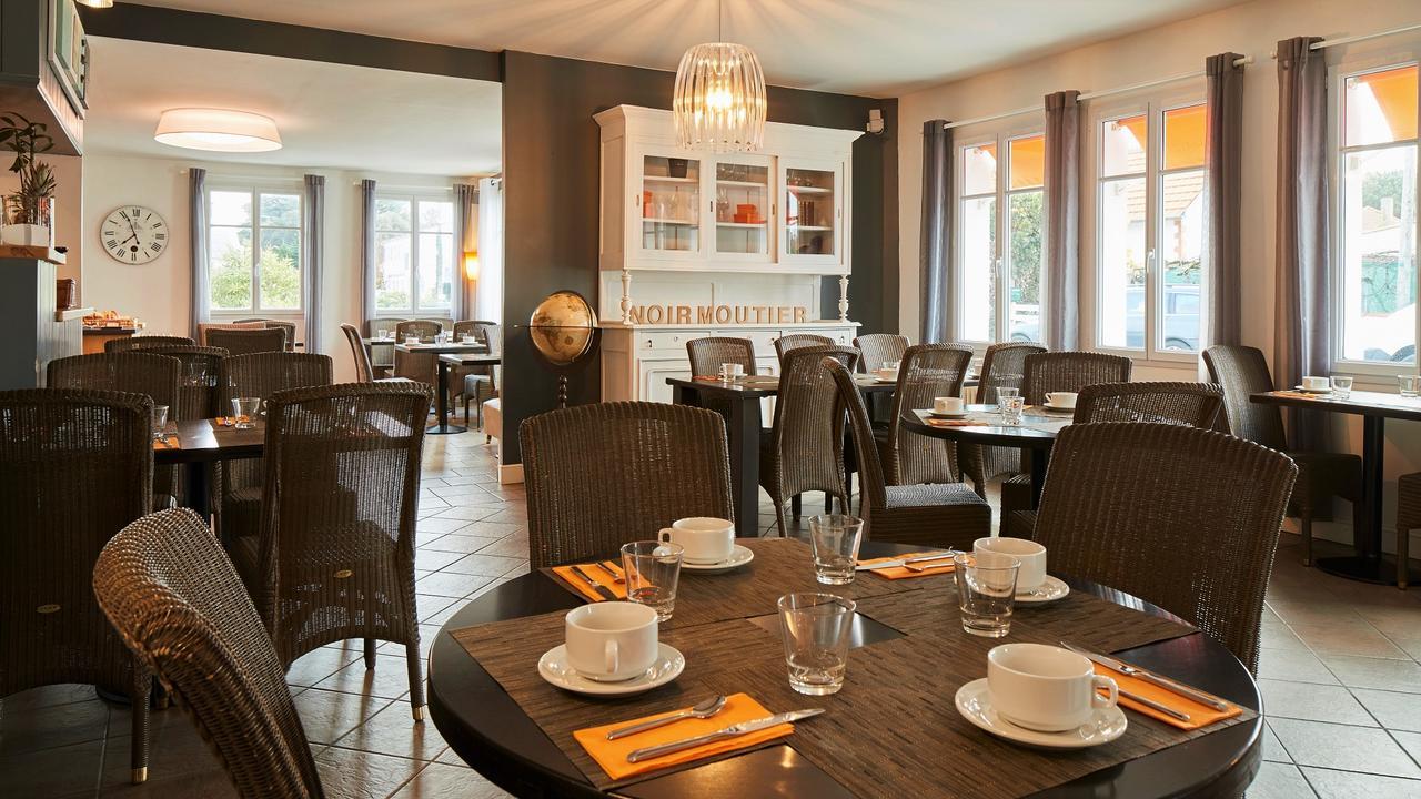 Logis Hotel La Chaize นัวร์มูติเย-ออง-ลิล ภายนอก รูปภาพ