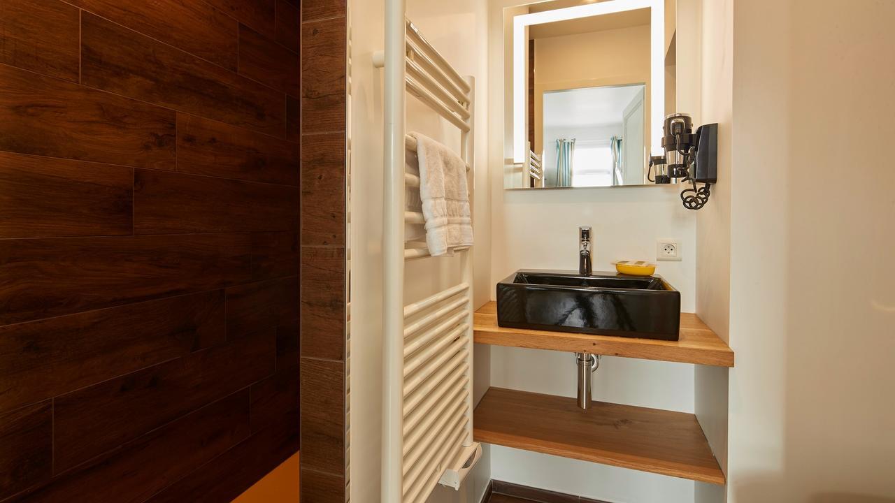 Logis Hotel La Chaize นัวร์มูติเย-ออง-ลิล ภายนอก รูปภาพ