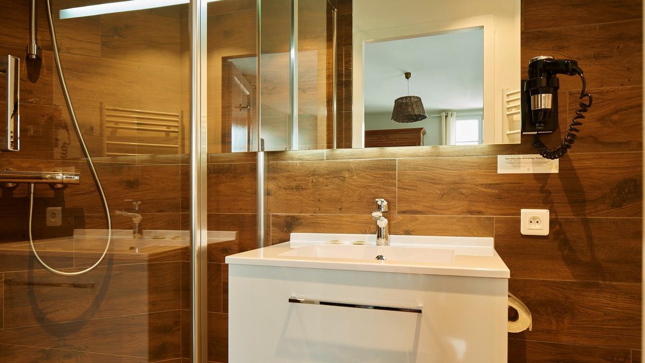 Logis Hotel La Chaize นัวร์มูติเย-ออง-ลิล ภายนอก รูปภาพ