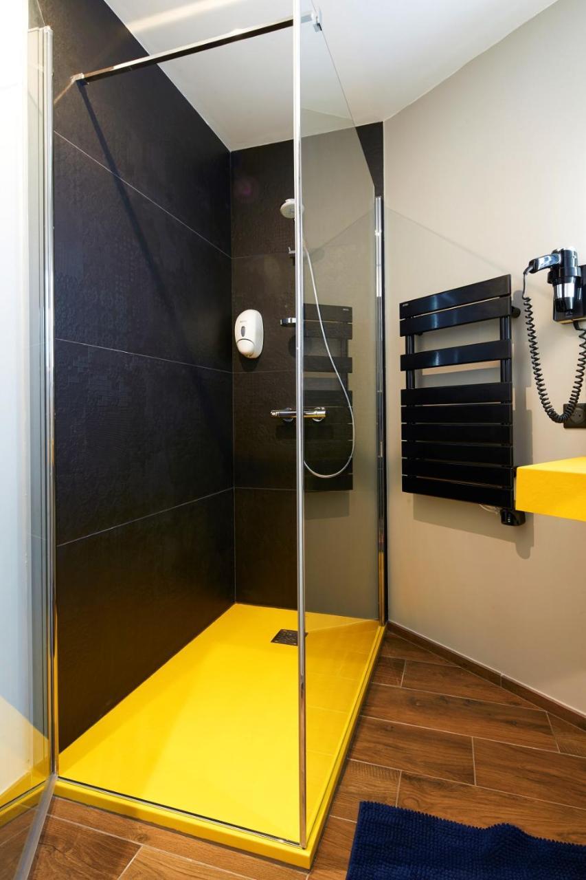 Logis Hotel La Chaize นัวร์มูติเย-ออง-ลิล ภายนอก รูปภาพ
